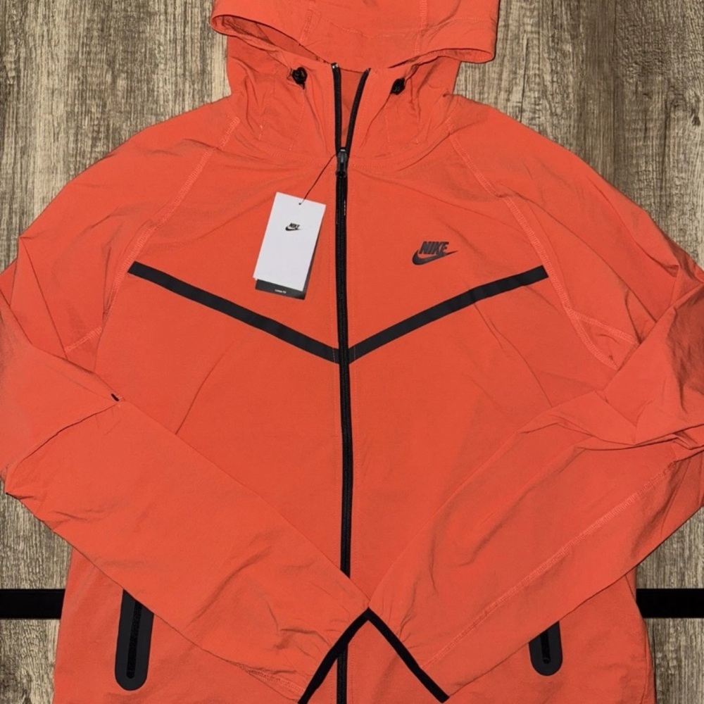 Nike Men's Vibrant Orange Windbreaker